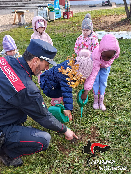 Carabinieri giornata alberi