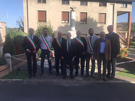 Gli amministratori locali con Rodolfo Bonvini e la delegazione Anpc