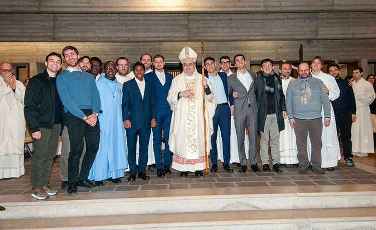 MorandiMonsGiacomo con seminaristi e formatori 3feb2026 foto Codazzi