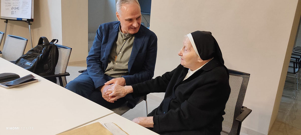 Lincontro a Piacenza tra suor anna farronato e padre rapacioli del pime