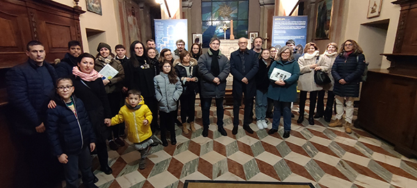 Il Presidente della Banca di Piacenza Giuseppe Nenna con un gruppo di visitatori della Salita al Pordenone 2