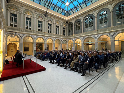 Sala Corrado Sforza Fogliani gremita per la presentazione dellultimo libro di Carlo Cottarelli