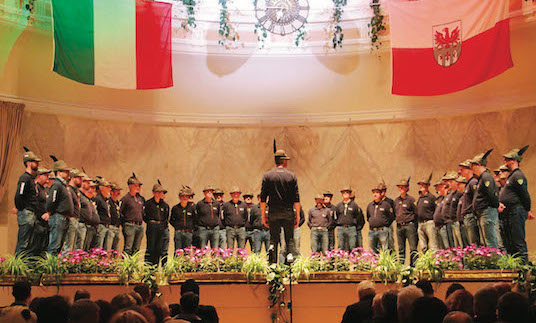 Cori alpini per il Cav in San Giovanni in Canale