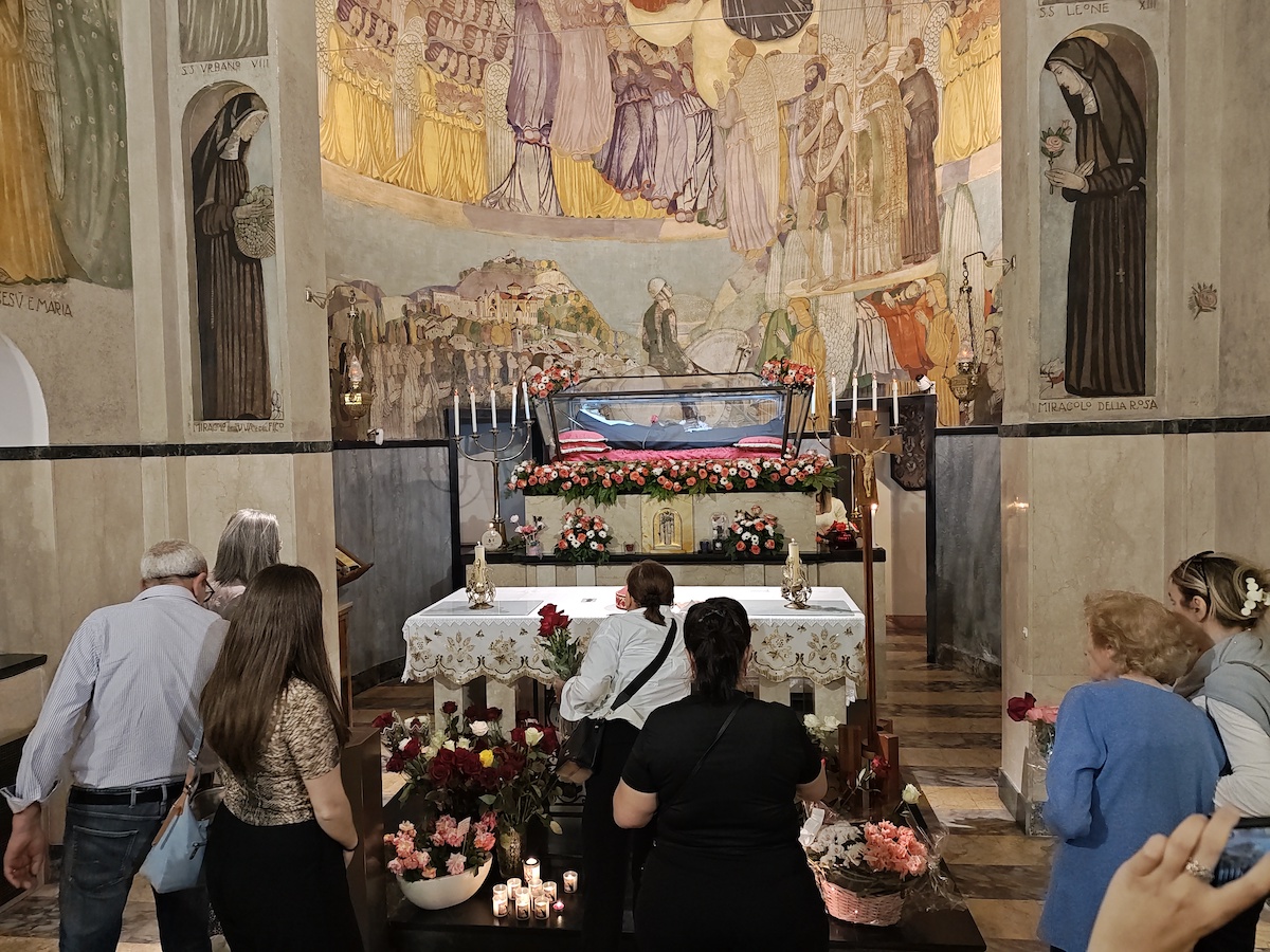 L'urna di Santa Rita nella chiesa sullo Stradone Farnese a Piacenza