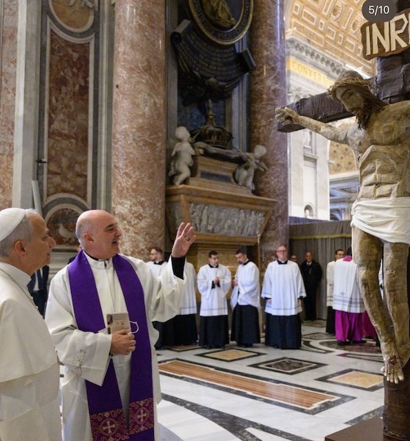 Crocifisso in S. Pietro realizzato da un detenuto di Tolmezzo