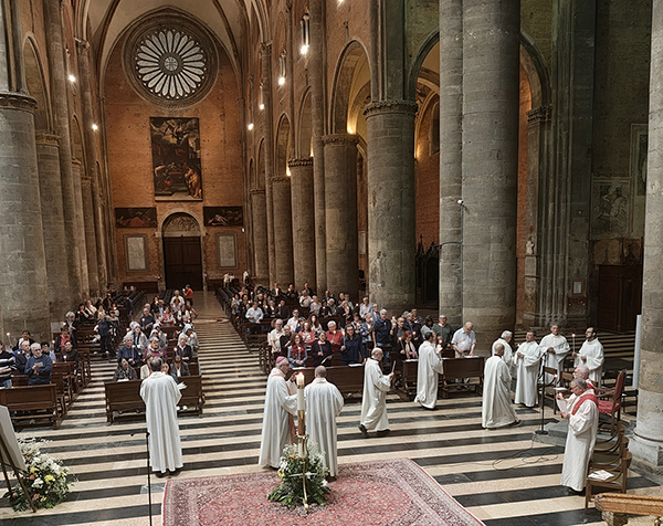 veglia di pentecoste in cattedrale con il vescovo cevolotto