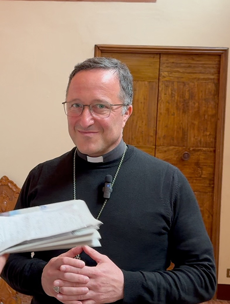 mons.Beneventi vescovo di san marino montefeltro e delegato ceer Cominicazioni sociali