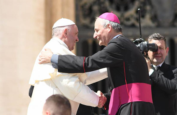 papaUdienzaPiazzaSanPietro21apr2018Bologna 21042018 0400 755x491