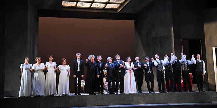 FotoDELPAPA 21 gli artisti al termine dellopera