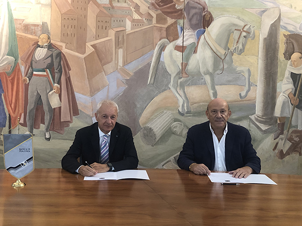 Angelo Antoniazzi e Luigi Pinalli firmano laccordo tra le due societa