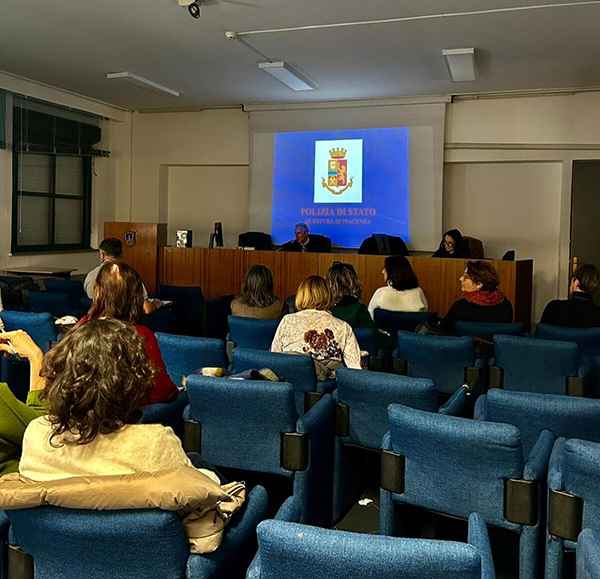 Formazione polizia agli insegnanti