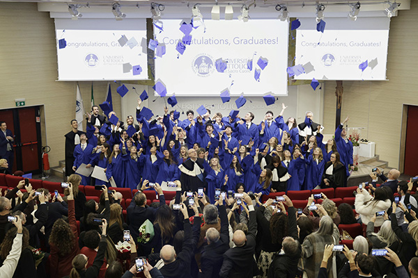 Graduation day lancio tocco