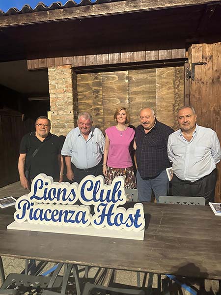 Lions club Piacenza Host e Don Giuseppe Sbuttoni
